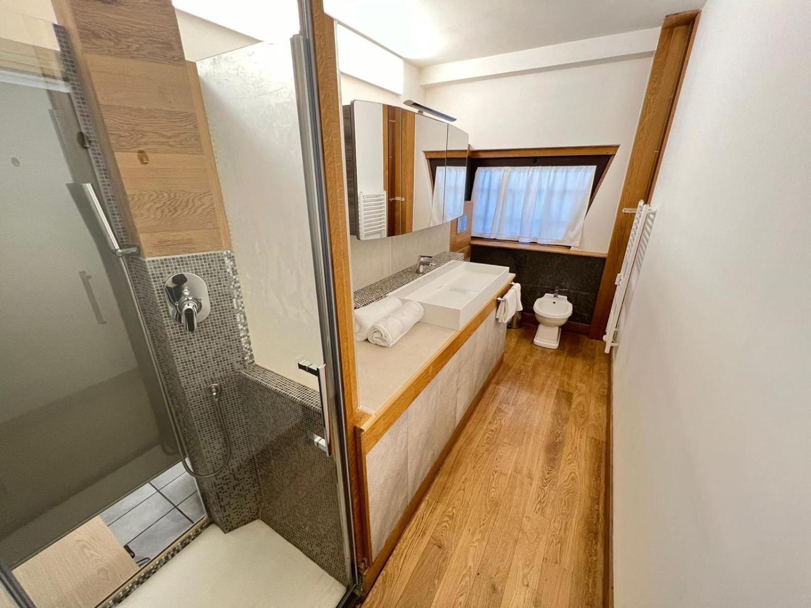 "R&P Apartment", Short Term Stay, Elegant Design, Bisceglie Metro Station, Easy For San Siro And Fiera Milano, Free Parking Bagian luar foto