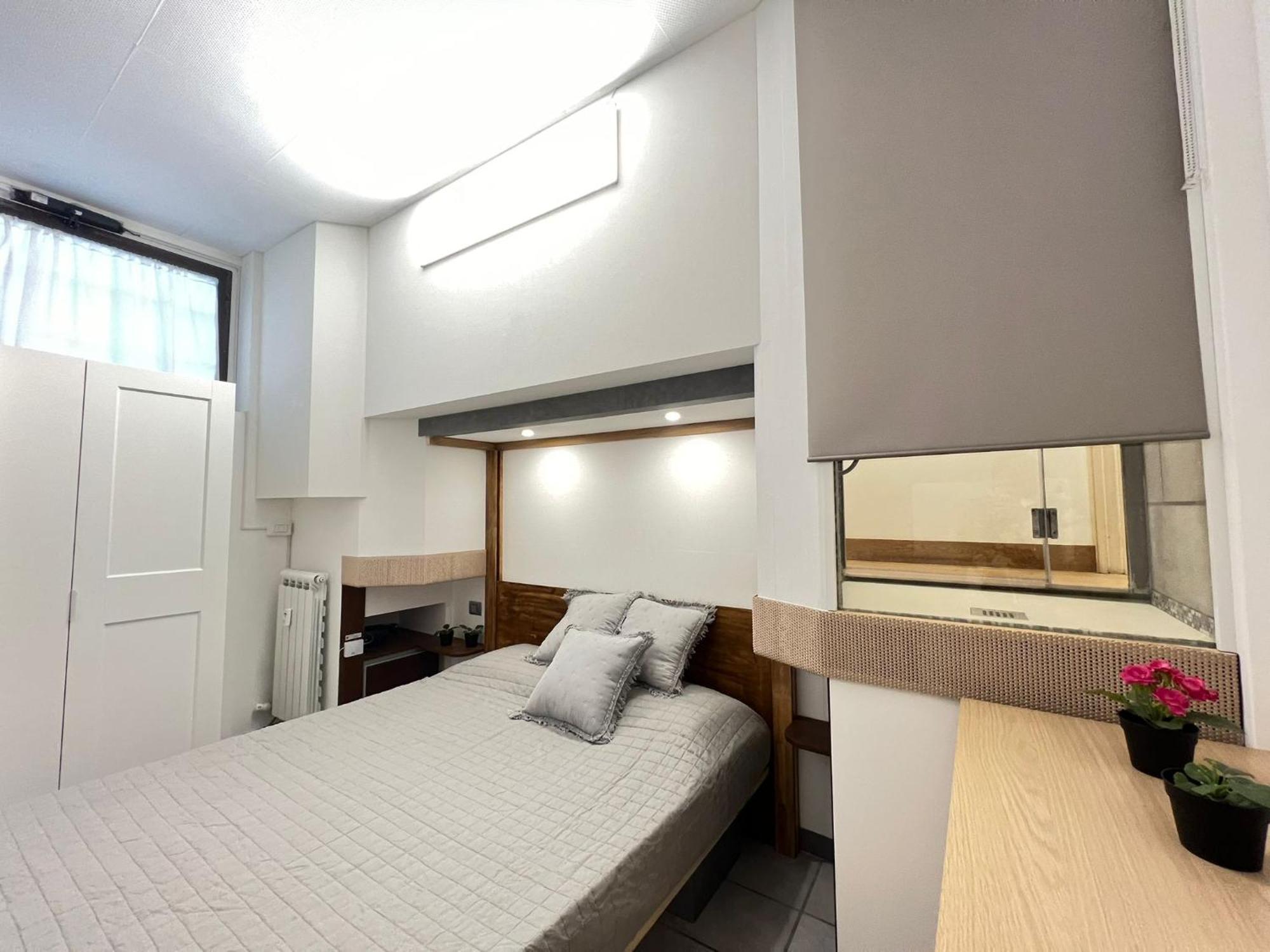 "R&P Apartment", Short Term Stay, Elegant Design, Bisceglie Metro Station, Easy For San Siro And Fiera Milano, Free Parking Bagian luar foto
