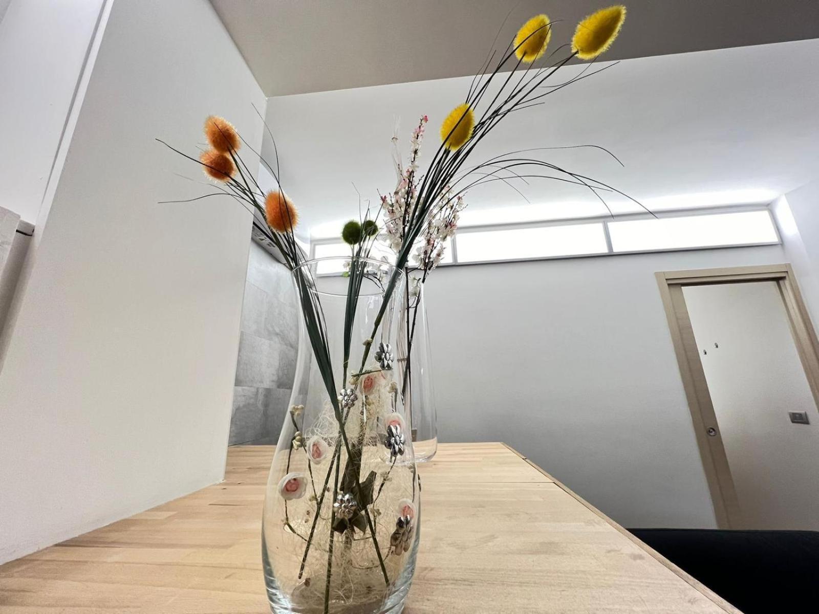 "R&P Apartment", Short Term Stay, Elegant Design, Bisceglie Metro Station, Easy For San Siro And Fiera Milano, Free Parking Bagian luar foto